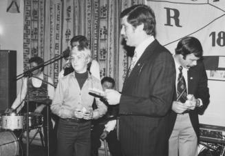 MRG-Ruderer-Ball 1976: Ehrung O.Annecke (Jungen-Ruderer)