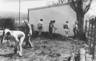 8. April 1978: Anpacken vor dem Anrudern