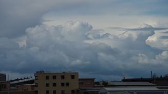 Dicke Wolken über der Regattastrecke in Mannheim