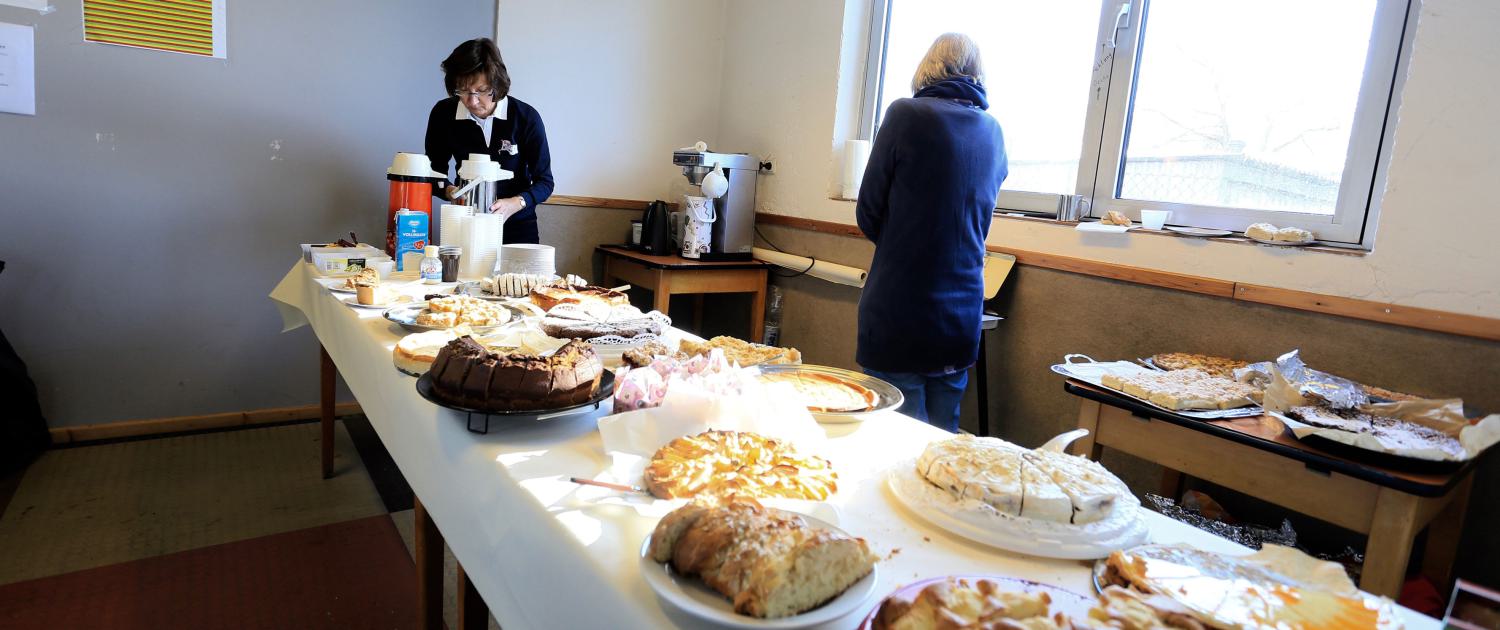 Kuchentheke beim Nikolaus-Vierer der MRG