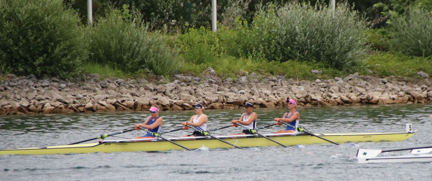 Josefine Günther (2.v.r.) in Rgm mit Koblenz und Limburg holt Bronze bei der Deutschen Junioren-Meisterschaft 2022